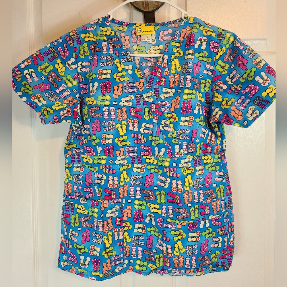 (776) Wonder Wink Woman's flip flop scrubs, Size: Small Color: Blue